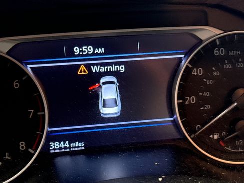 Used 2023 Nissan Altima 2.5 SV AWD/4WD image 10