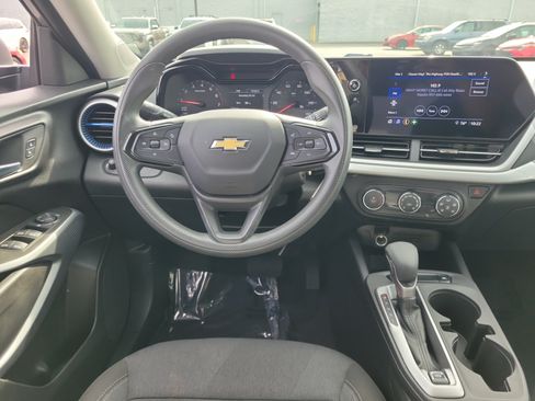 Used 2024 Chevrolet Trax LS w/ Driver Confidence Package FWD image 10