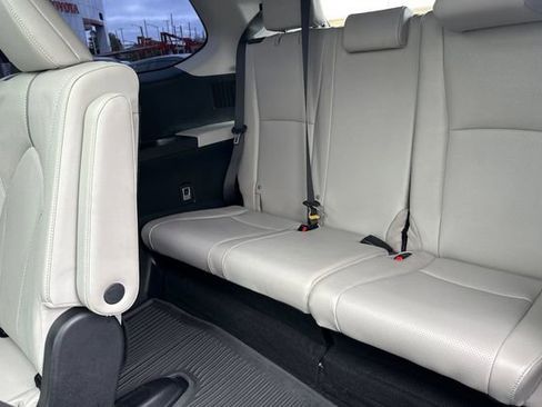 Certified 2024 Toyota Grand Highlander AWD image 19