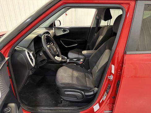 Used 2022 Kia Soul LX w/ Technology Package image 9