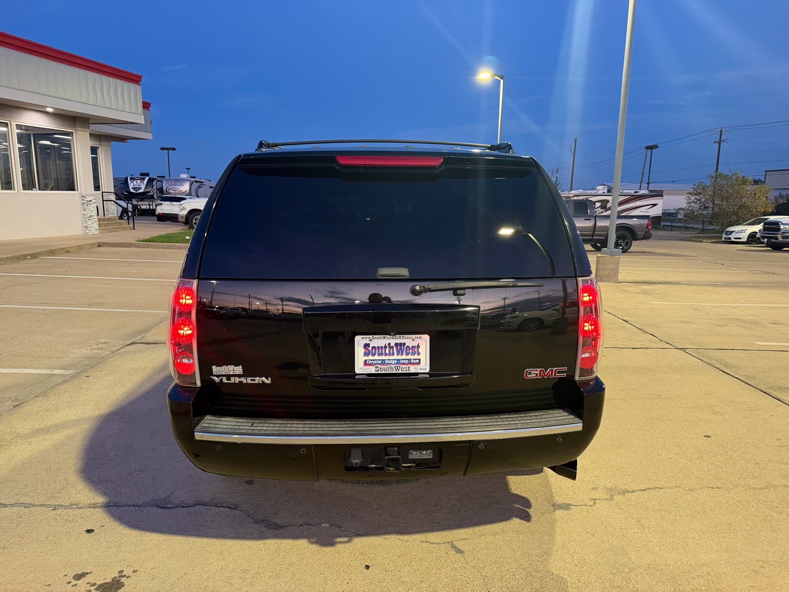 Used 2014 GMC Yukon Denali AWD/4WD image 6