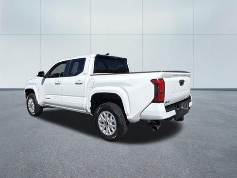 Used 2026 Toyota Tacoma SR5 AWD/4WD image 7