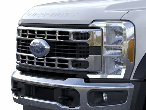 New 2026 Ford F550 4x4 Crew Cab image 17