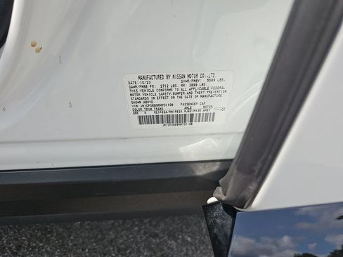 Used 2024 Nissan Ariya AWD image 32
