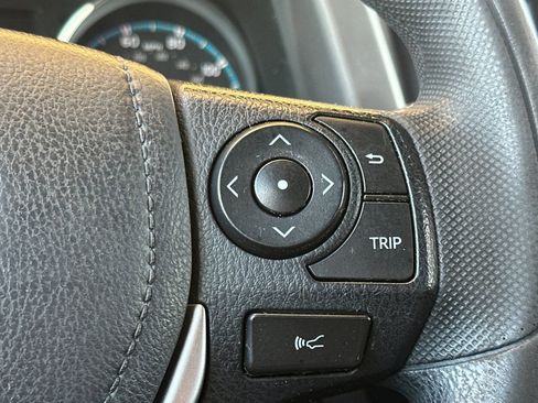 Certified 2018 Toyota RAV4 LE w/ Carpet Mat Package AWD/4WD image 28