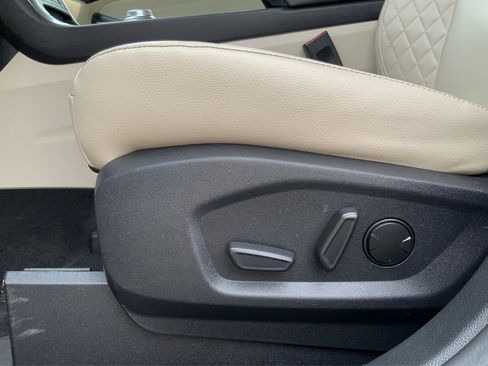 Used 2024 Ford Edge Titanium AWD/4WD image 19
