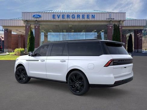 New 2025 Lincoln Navigator L Black Label image 4