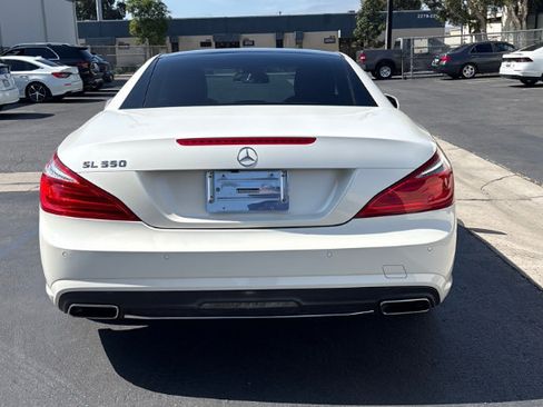Used 2016 Mercedes-Benz SL 550 w/ Driver Assistance Package image 6