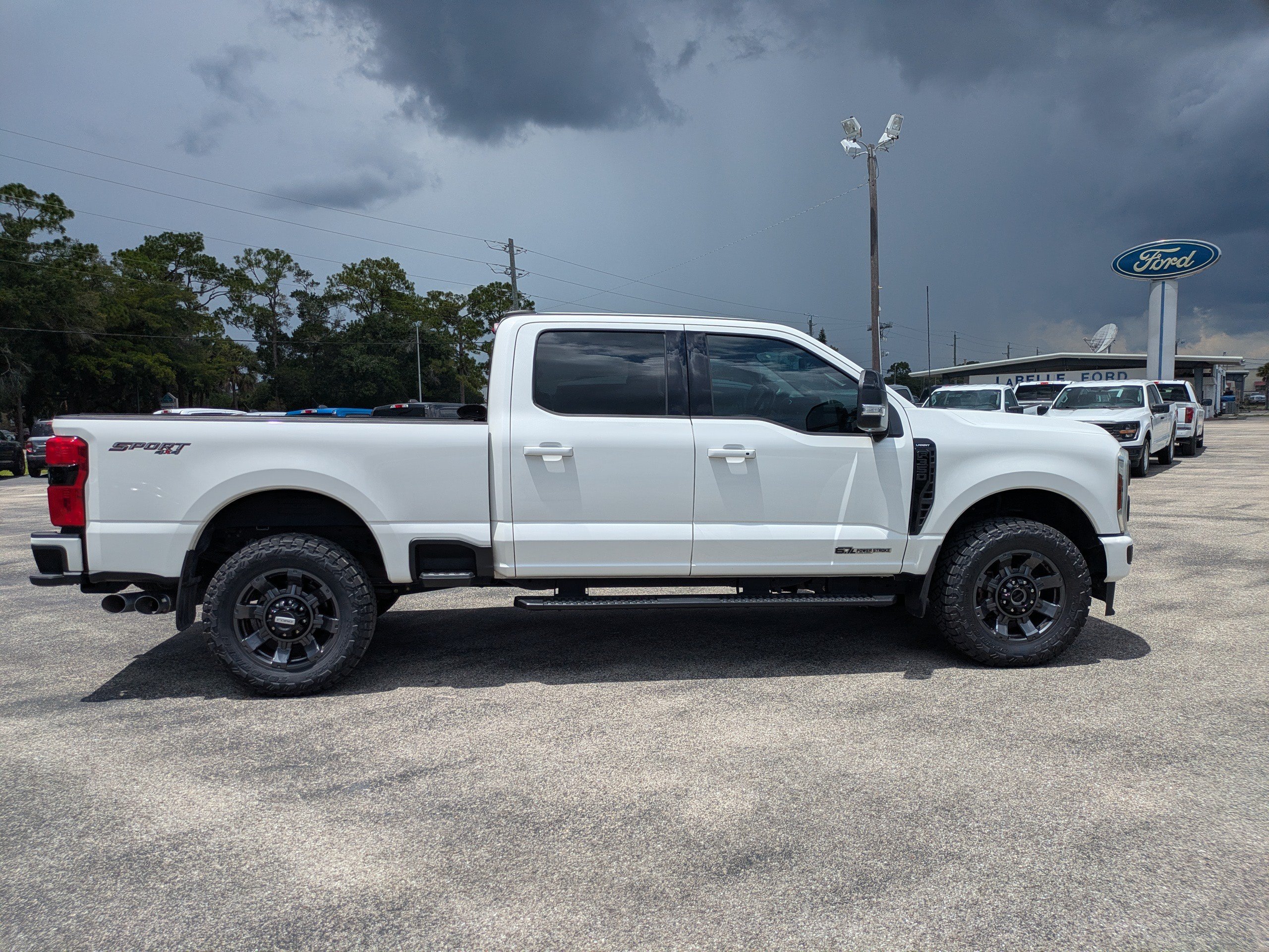 Used 2024 Ford F350 Lariat w/ Sport Appearance Package AWD/4WD image 3