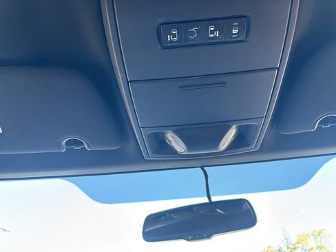 Used 2017 Dodge Grand Caravan SXT image 35