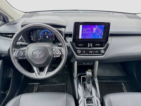 Used 2023 Toyota Corolla Cross XLE image 14