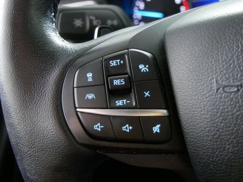 Used 2020 Ford Explorer XLT w/ Equipment Group 202A AWD/4WD image 23