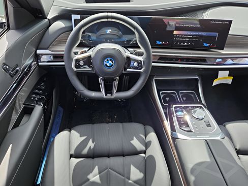 New 2025 BMW i7 xDrive60 image 11