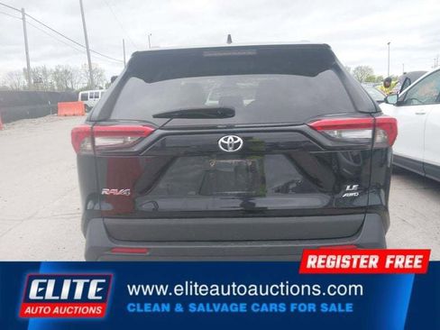 Used 2021 Toyota RAV4 LE AWD/4WD image 31