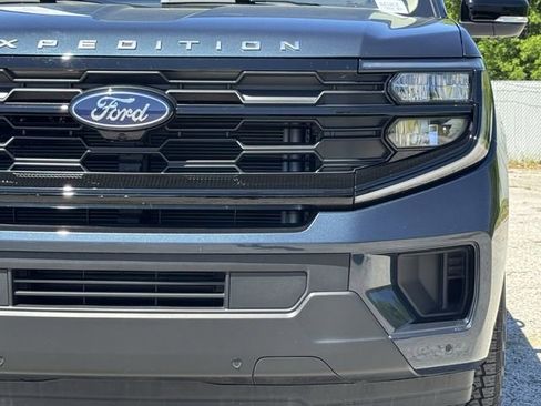 Certified 2025 Ford Expedition Active image 8
