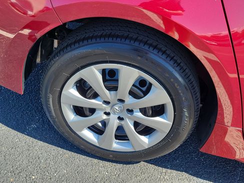Certified 2025 Toyota Corolla LE FWD image 10