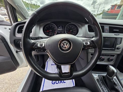 Used 2017 Volkswagen Golf SE FWD image 24