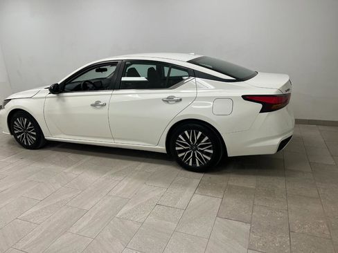 Used 2025 Nissan Altima 2.5 SV image 14