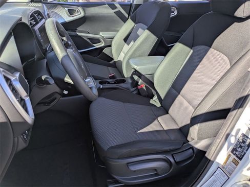 Used 2024 Kia Soul LX w/ Option Group 015 image 14