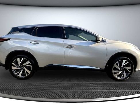 Used 2023 Nissan Murano SL w/ SL Moonroof Package FWD image 4