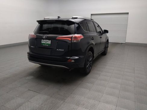 Used 2018 Toyota RAV4 Platinum image 9