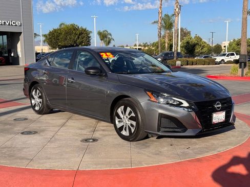 Certified 2025 Nissan Altima 2.5 S image 2