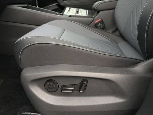 New 2026 Volkswagen Tiguan SE R-Line FWD image 16