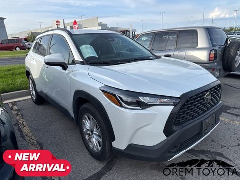 Used 2023 Toyota Corolla Cross LE FWD image 1