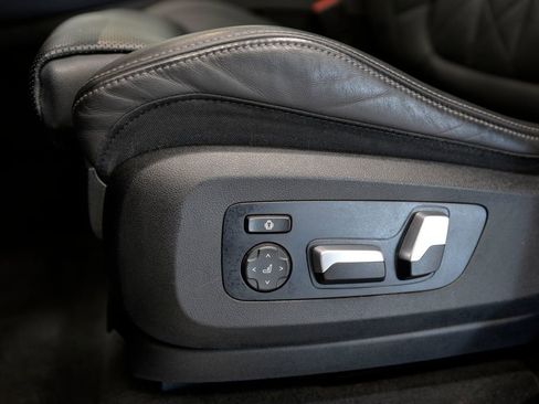 Used 2023 BMW X5 xDrive45e w/ Climate Comfort Package image 16