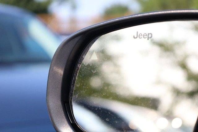 Used 2025 Jeep Compass Limited AWD/4WD image 19