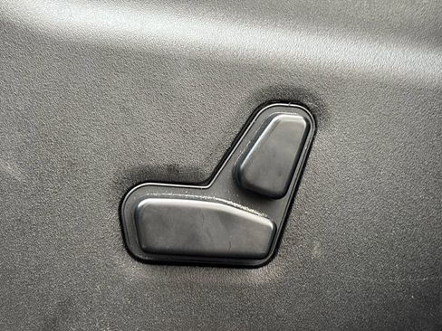 Used 2018 Jeep Grand Cherokee Altitude image 9