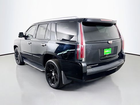 Used 2018 Cadillac Escalade Luxury AWD/4WD image 7