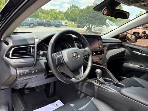 Used 2021 Toyota Camry SE FWD image 16