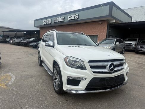 Used 2014 Mercedes-Benz GL 550 4MATIC image 2