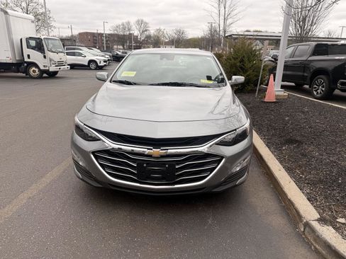 Used 2024 Chevrolet Malibu LT FWD image 3