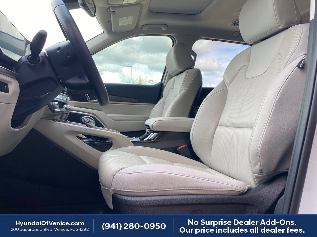 Used 2024 Kia Telluride EX FWD image 2