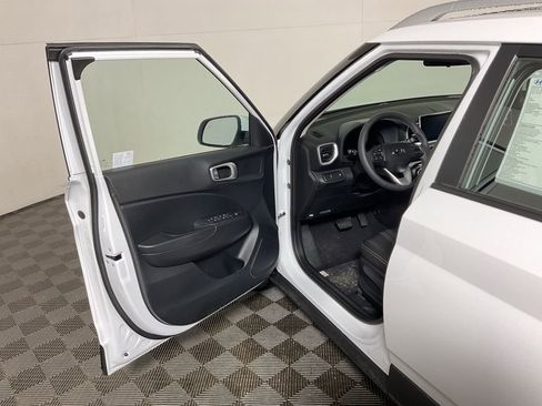 New 2026 Hyundai Venue SEL image 19