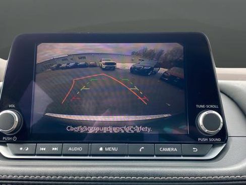 Used 2023 Nissan Rogue S FWD image 13