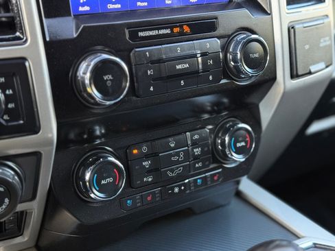 Used 2020 Ford F150 Lariat AWD/4WD image 24