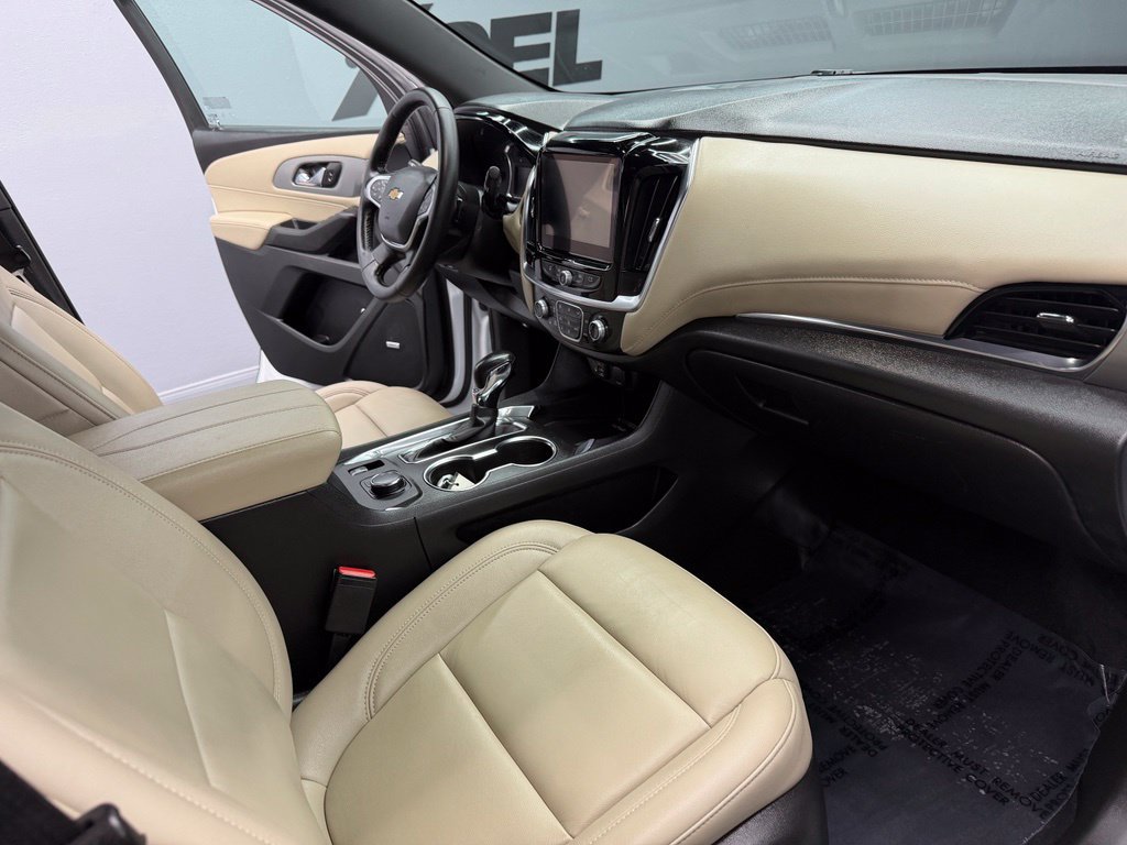 Used 2022 Chevrolet Traverse LT w/ LT Premium Package FWD image 54
