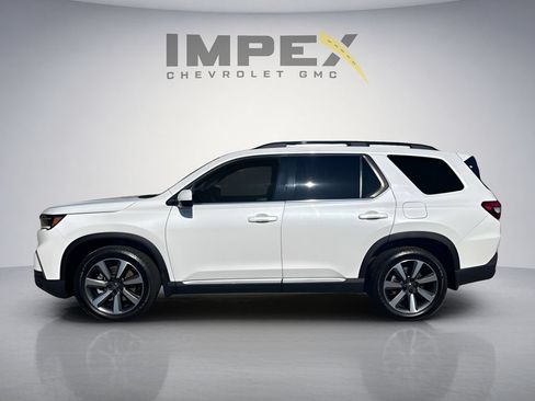 Used 2023 Honda Pilot Touring image 2