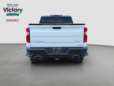 Used 2021 Chevrolet Silverado 1500 Custom Trail Boss AWD/4WD image 15