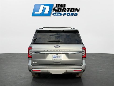 Used 2024 Ford Expedition Limited image 4