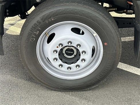 New 2025 Ford F450 XL w/ XL Chrome Package image 7
