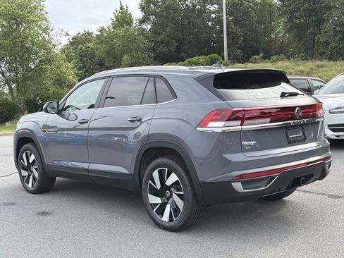 New 2026 Volkswagen Atlas Cross Sport SE FWD image 3