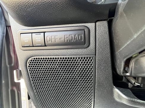 Used 2017 Jeep Wrangler Unlimited Rubicon w/ Cold Weather Group AWD/4WD image 12