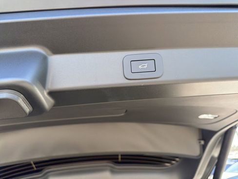 New 2026 Land Rover Range Rover Sport SE image 15