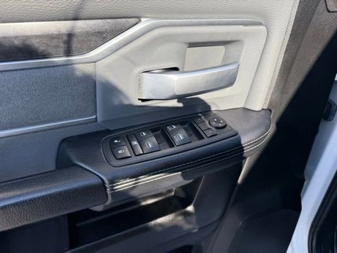 Used 2019 RAM 2500 Big Horn image 32