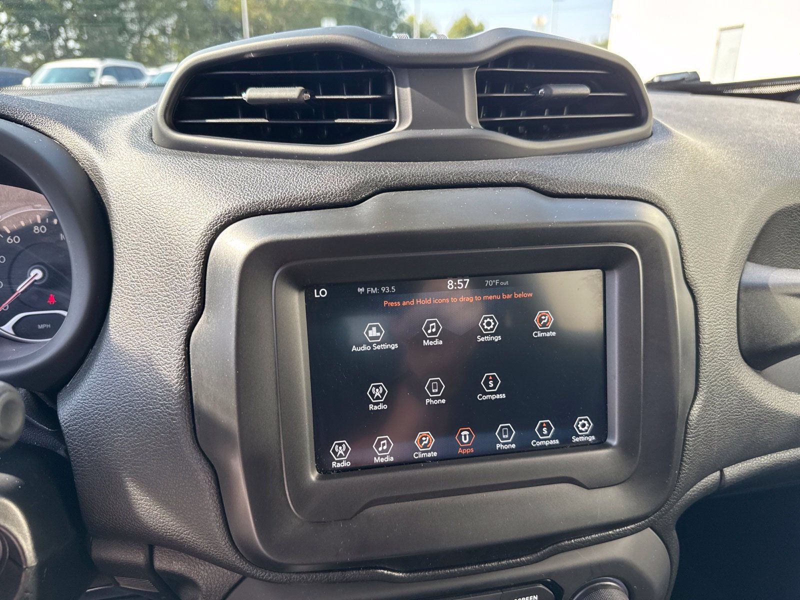 Used 2018 Jeep Renegade Latitude AWD/4WD image 22