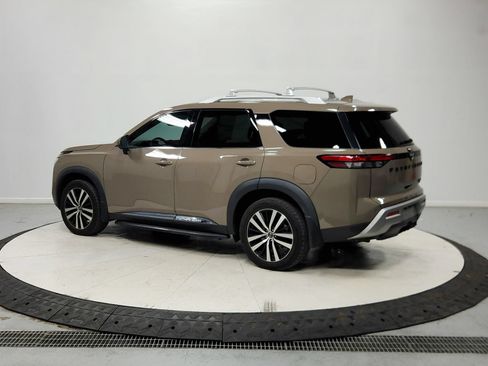 Used 2023 Nissan Pathfinder Platinum w/ Cargo Package AWD/4WD image 6